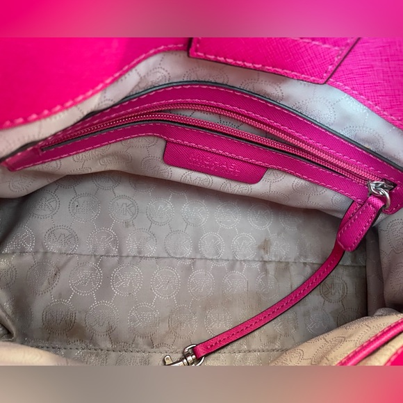 Michael Kors Hamilton Medium Raspberry Handbag - Picture 4 of 7